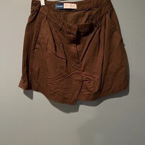Old Navy Size M Extra High Rise Taylor Adjustable Waist Shorts in Olive
